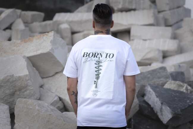 Weißes Lowlife Shirt mit Born to Drive Low Rückenprint